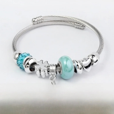 Pulsera Ajustable con Detalles en Azul LUANCCI