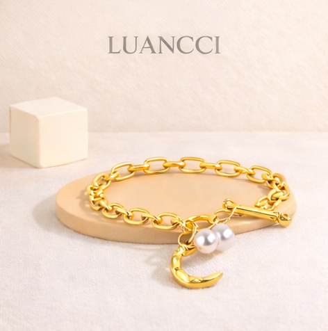 Pulsera de Aleación Dorada con Perlas Imitación y Dije en Forma de Corazón Geométrico - LUANCCI