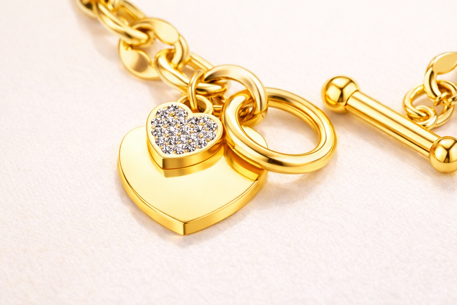 Pulsera Corazones Dorada LUANCCI